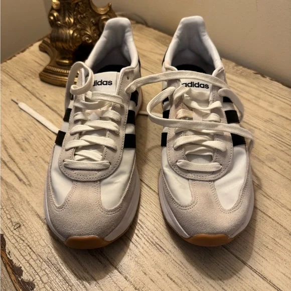 Adidas Cloud Comfort White and Black Classic Sneakers. Sz 9.5 - Picture 3 of 7